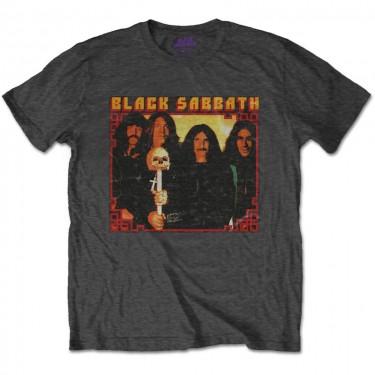 Black Sabbath Unisex T-Shirt: Japan Photo (Large)